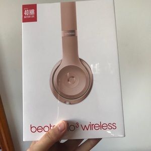 Beats Solo 3 rose gold